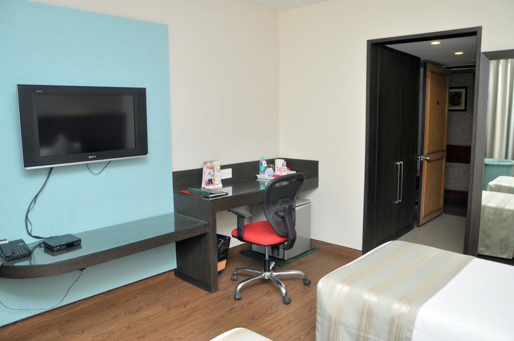 Indismart Hotel โกลกาตา ภายนอก รูปภาพ