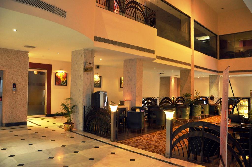 Indismart Hotel โกลกาตา ภายนอก รูปภาพ