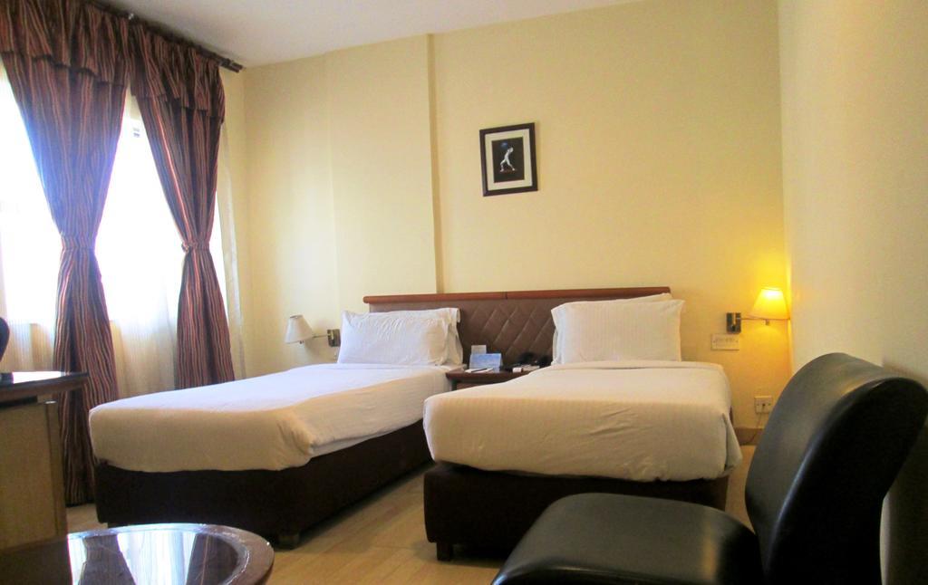 Indismart Hotel โกลกาตา ภายนอก รูปภาพ