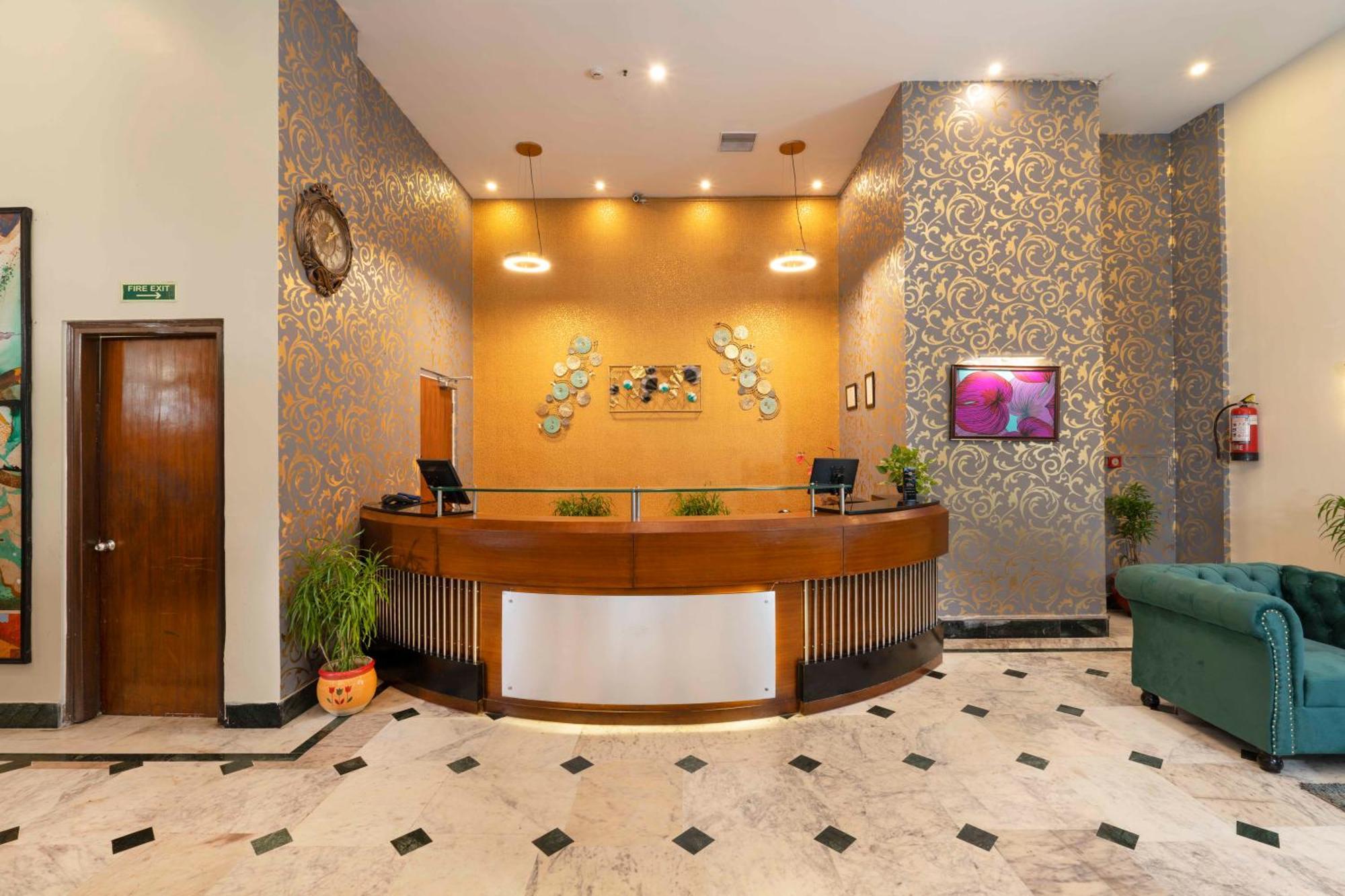 Indismart Hotel โกลกาตา ภายนอก รูปภาพ