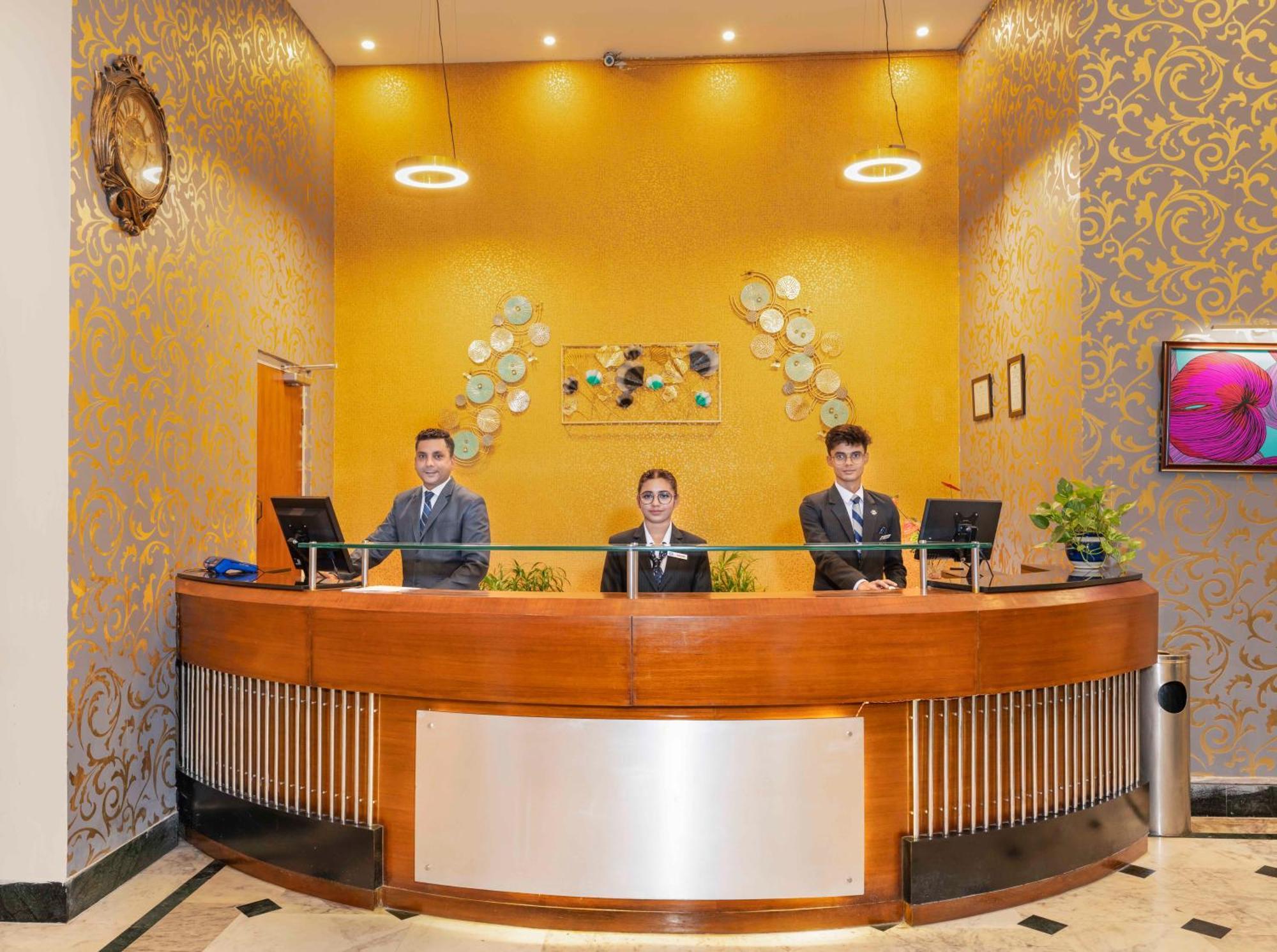 Indismart Hotel โกลกาตา ภายนอก รูปภาพ