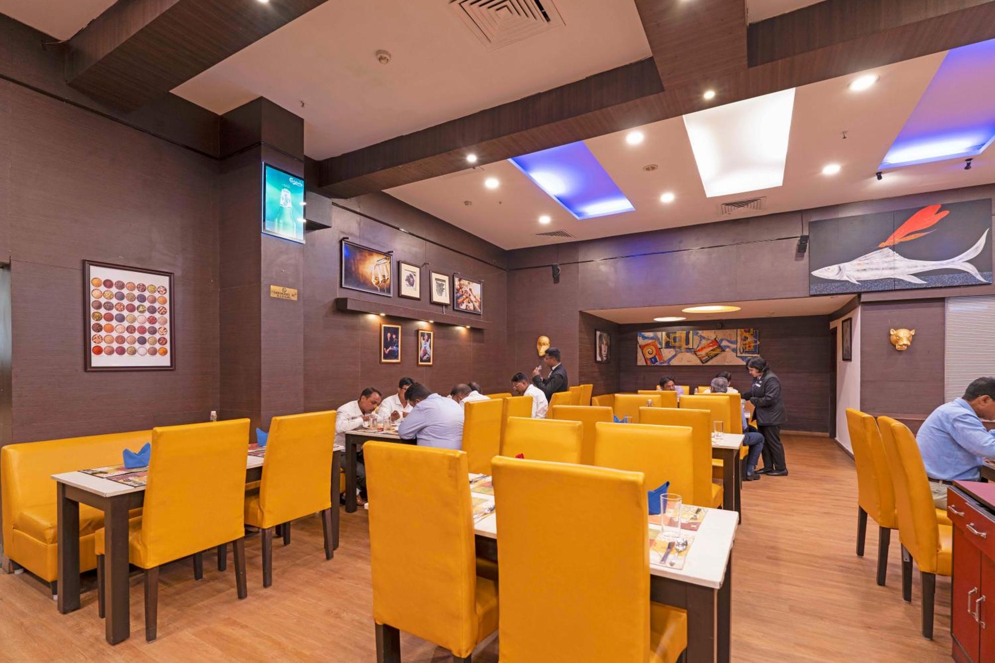 Indismart Hotel โกลกาตา ภายนอก รูปภาพ