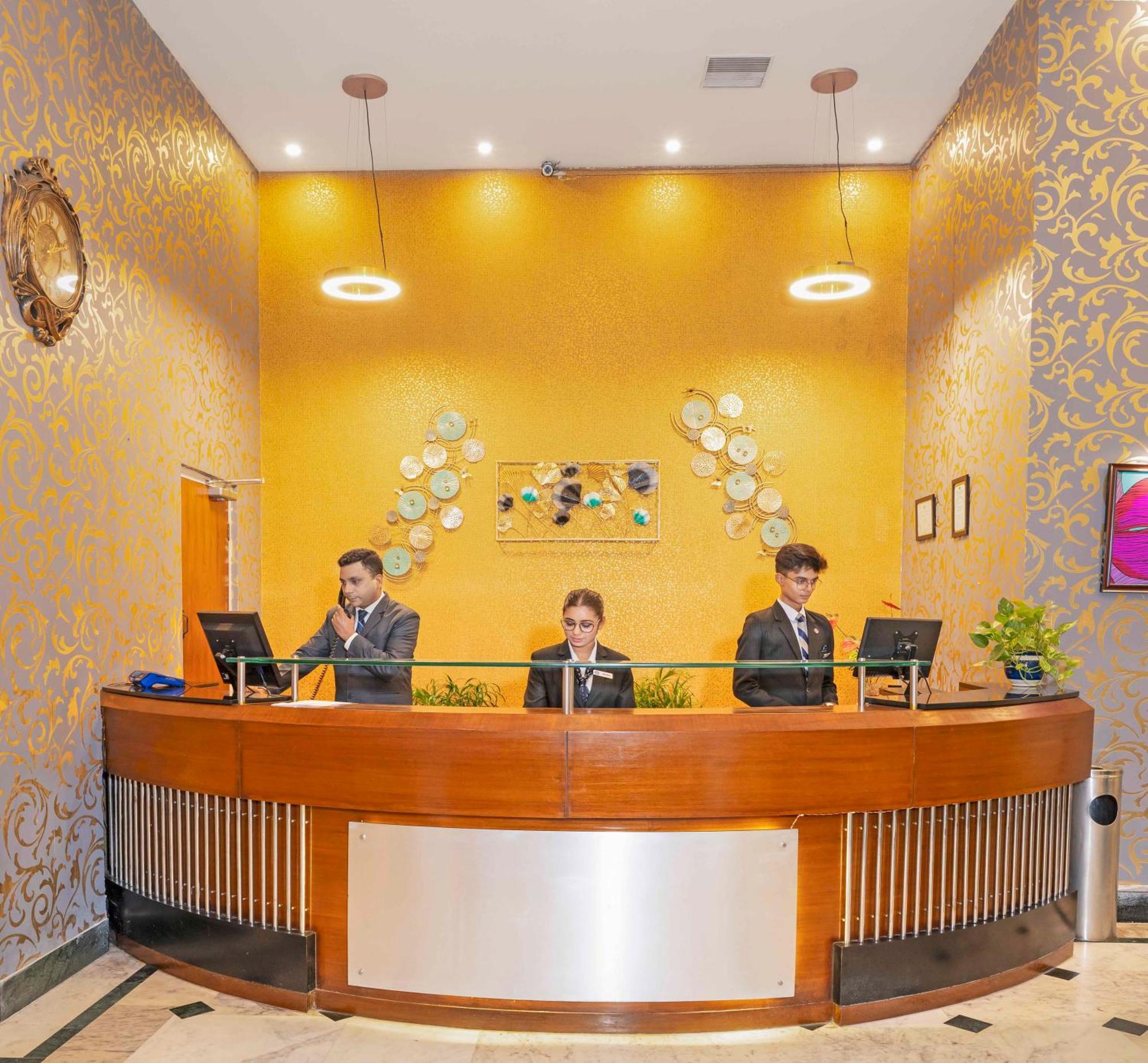Indismart Hotel โกลกาตา ภายนอก รูปภาพ