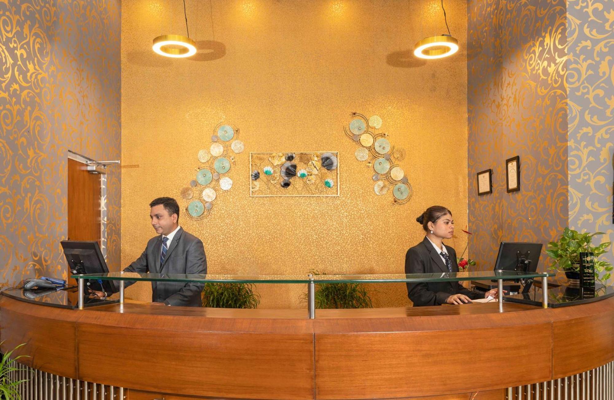 Indismart Hotel โกลกาตา ภายนอก รูปภาพ