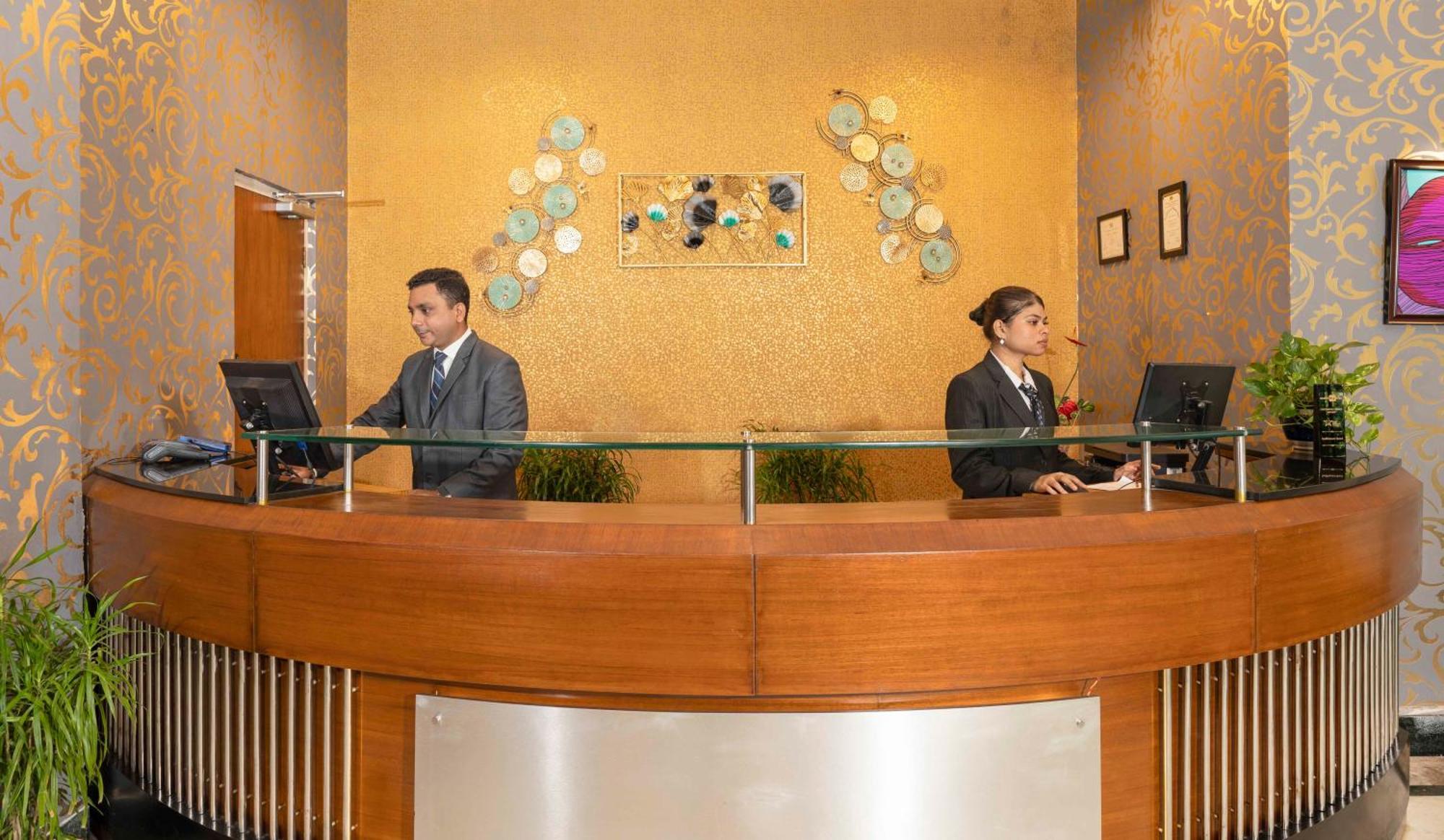 Indismart Hotel โกลกาตา ภายนอก รูปภาพ