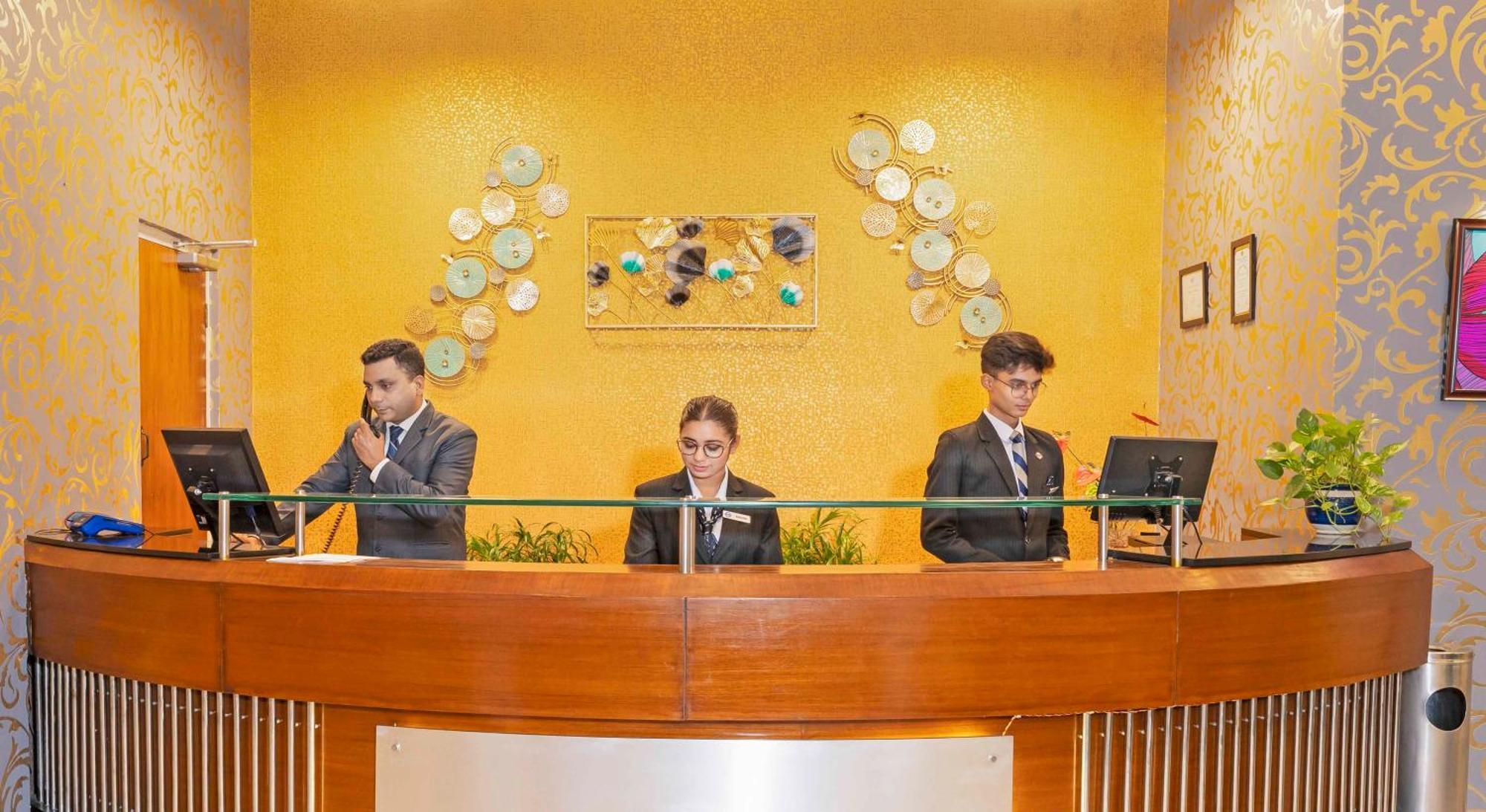 Indismart Hotel โกลกาตา ภายนอก รูปภาพ