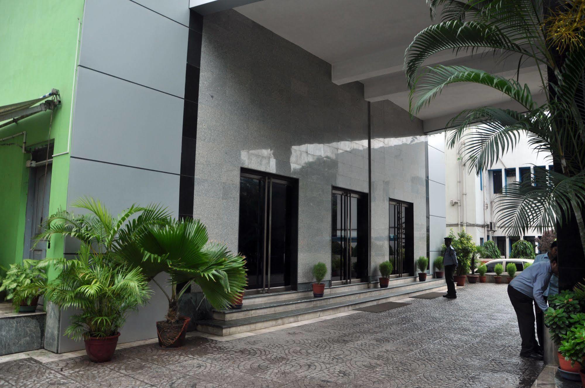 Indismart Hotel โกลกาตา ภายนอก รูปภาพ